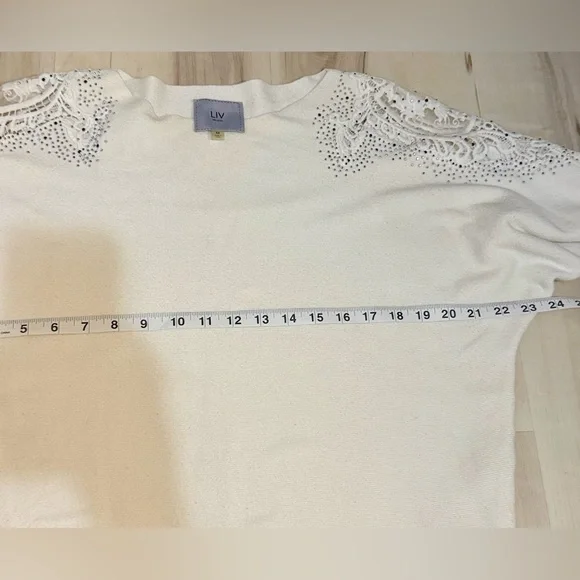 Elegant Cream Lace Sleeve Sweater - Picture 5 of 7